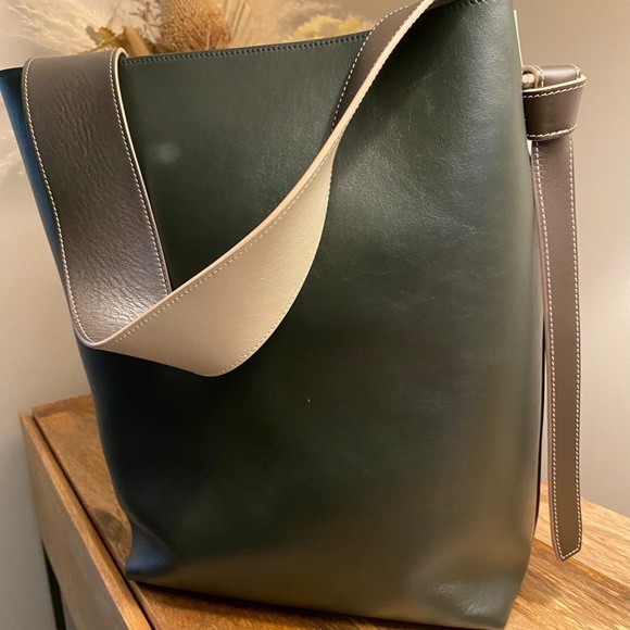 CELINE TWISTED CABAS - Picture 2 of 14